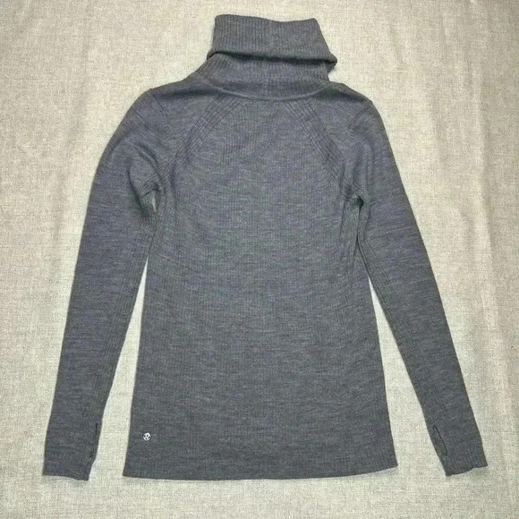 Lululemon Top Sweater Sz 4 Wool Turtleneck Pockets Gray Sweat and Savasana - Picture 11 of 11